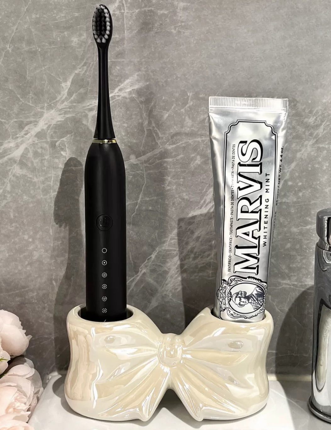 Ceramic toothbrush holder