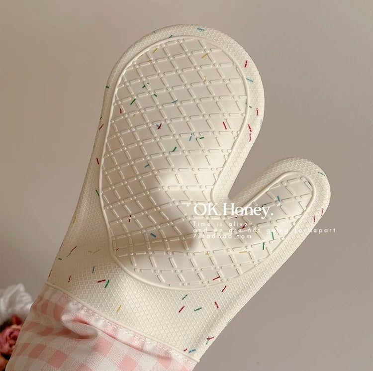 Heat-Resistant Silicone Mitt