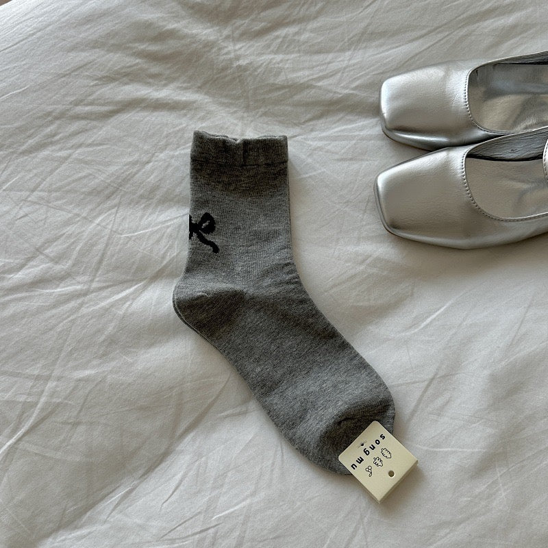 Ribbon secret Mid-Calf Socks 🔮