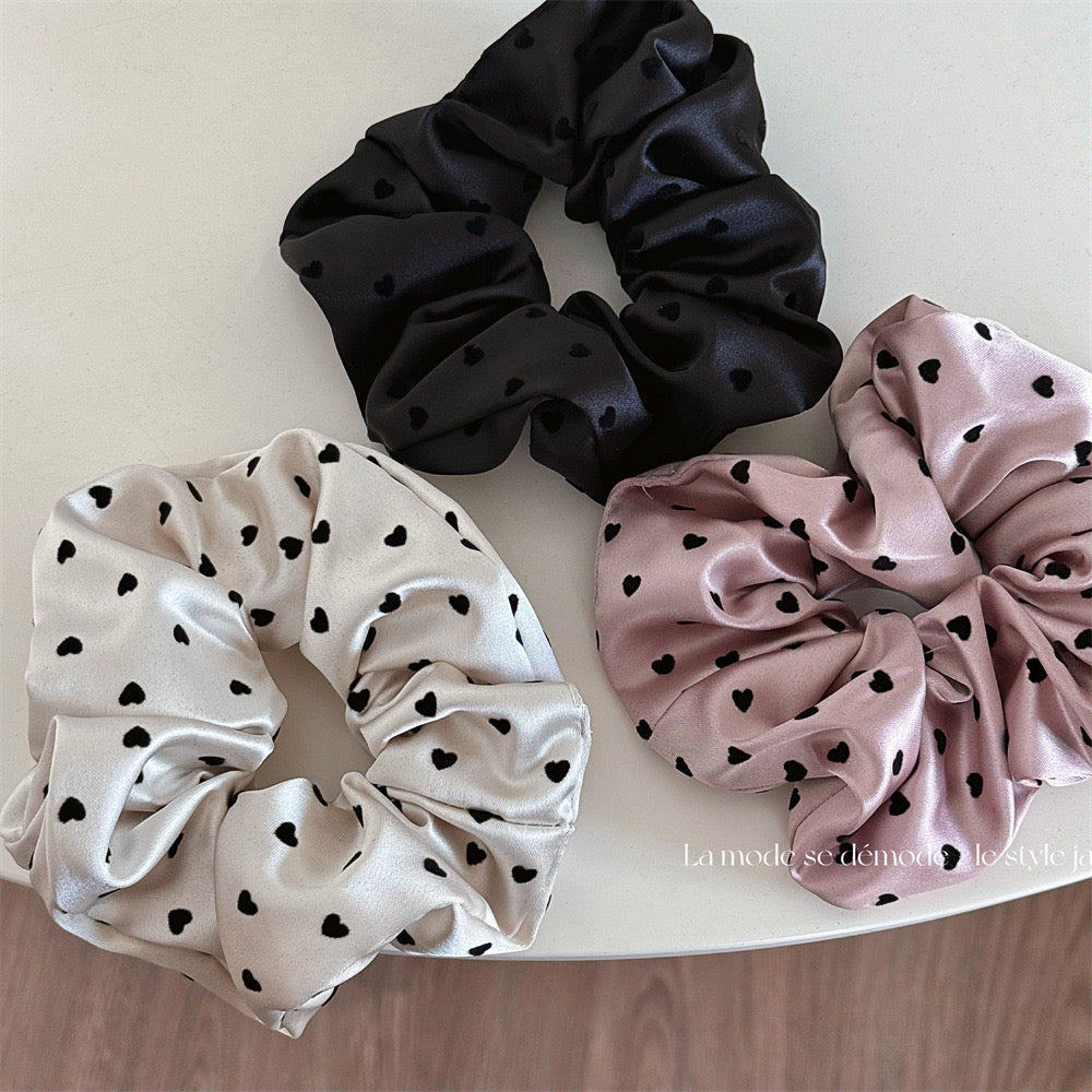 Satin love scrunchies ✨