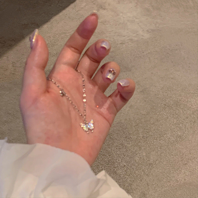 Graceful butterfly necklace/ aesthetic accessories/butterfly necklace