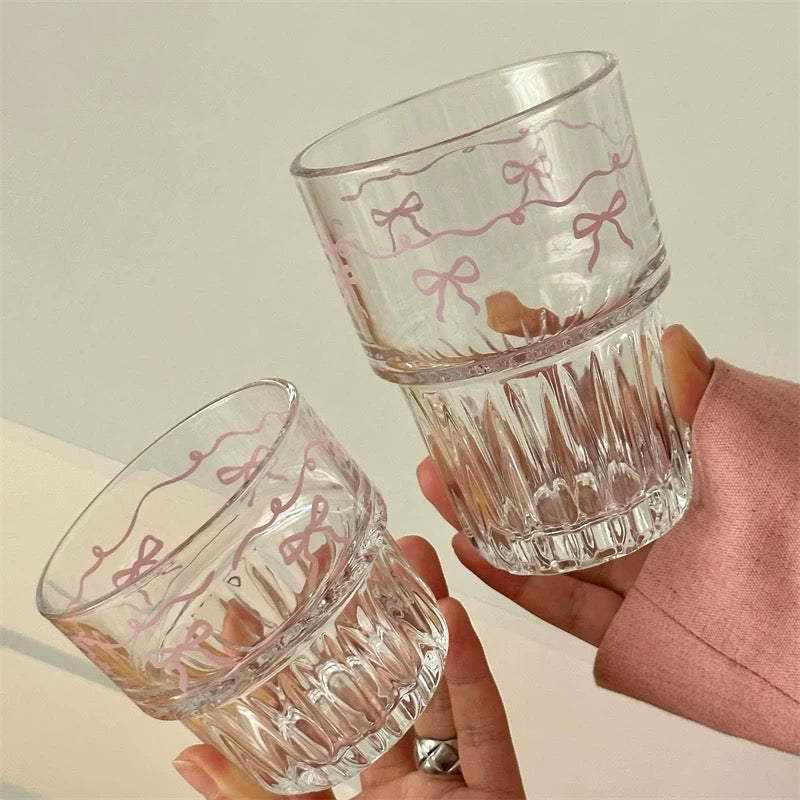 Ribbon bow glass