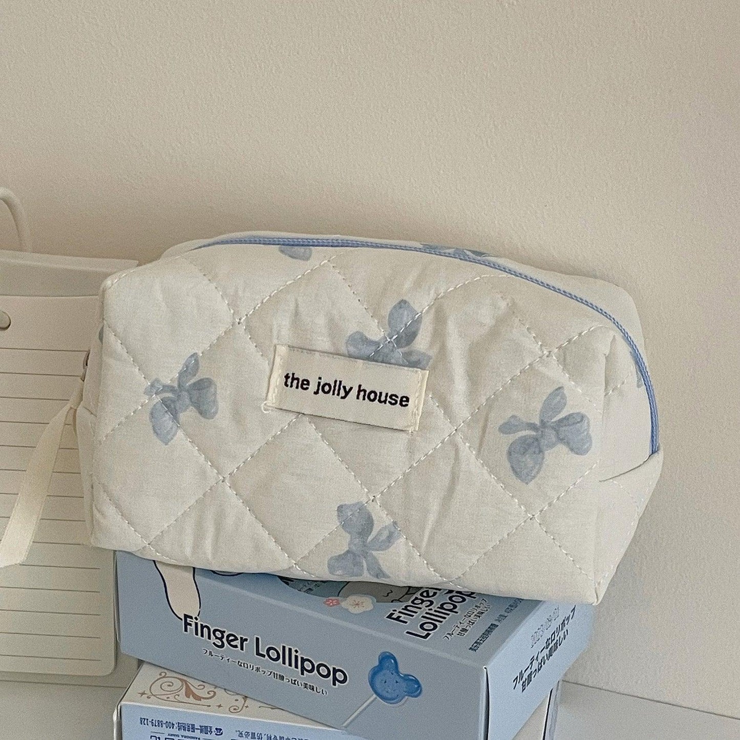 Little ribbon makeup bag π