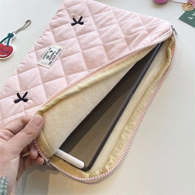 Little ribbon tablet bag π