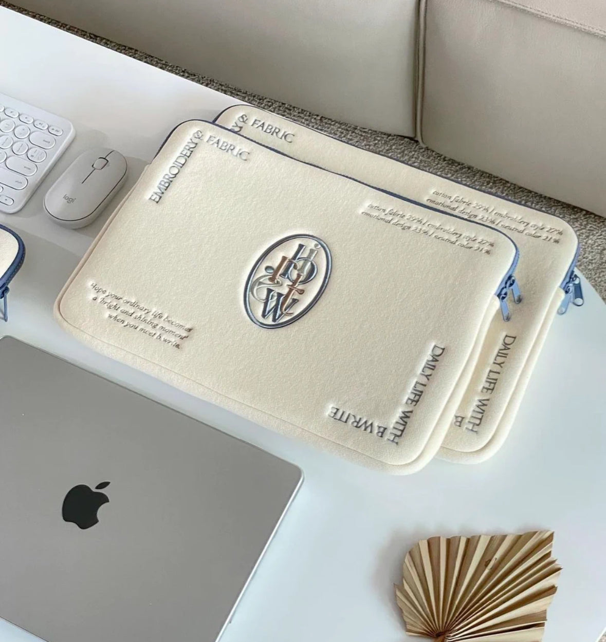 White IPad/ Computer bag
