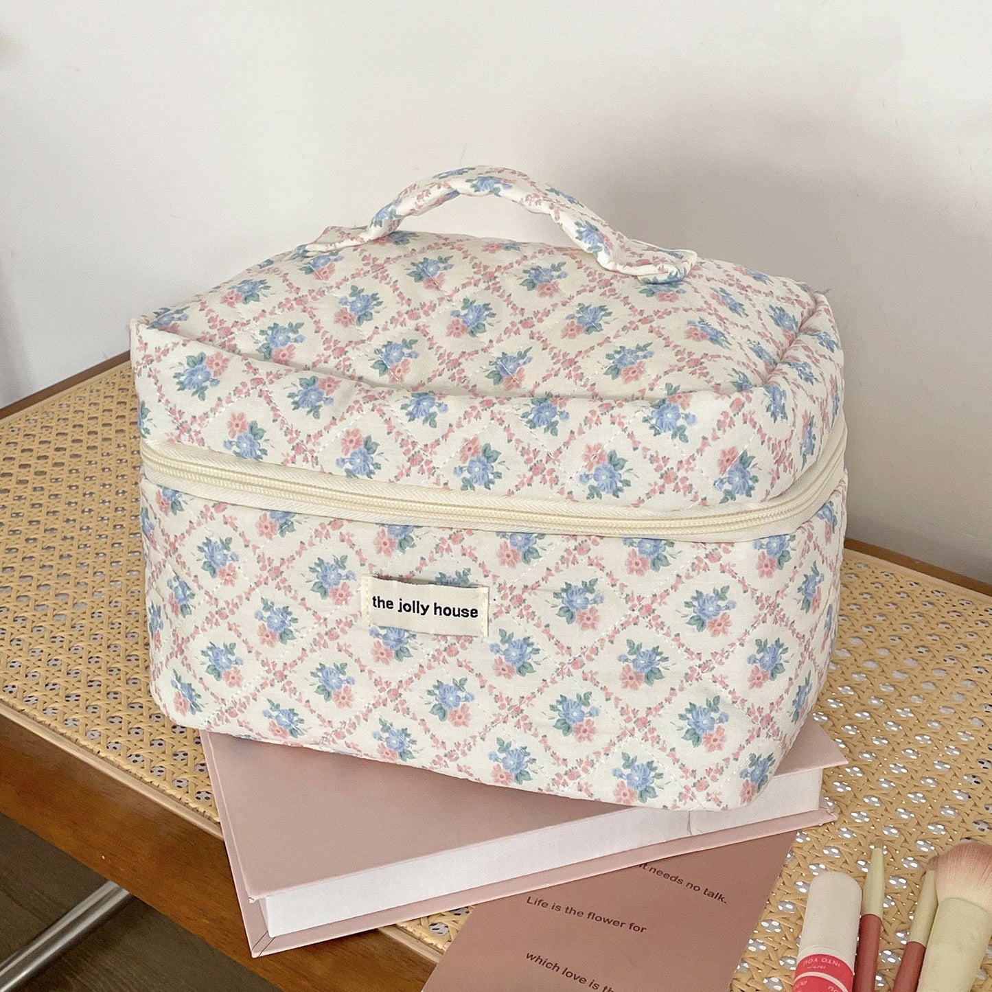 Classical flowers cosmetic bag 🌷 - KIO