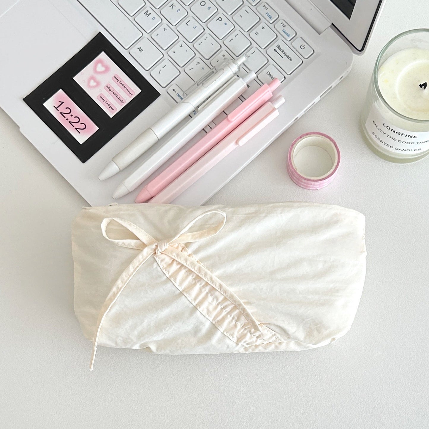 Ribbon style pencil bag