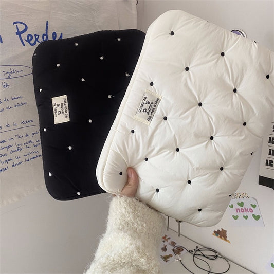 Puffy dot tablet bag